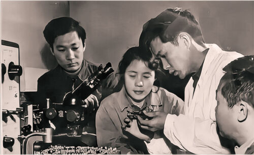 年轻时的黄令仪与同事们-topaz-enhance-4x_1.jpg