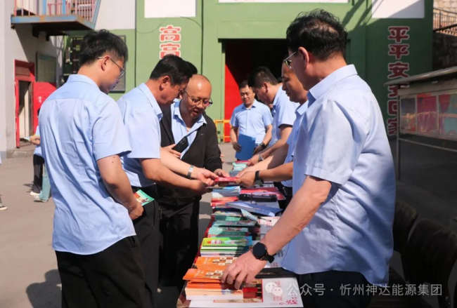 图片5 神达大桥沟煤业开展“安全宣传咨询日”活动.png