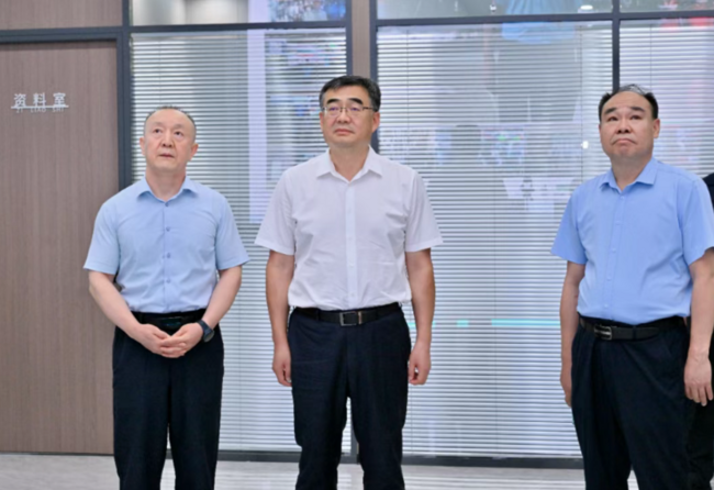 图片1（在神达能源集团调研安全生产情况。冯晓磊摄）.png